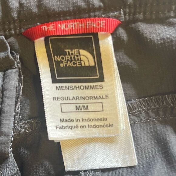 The North Face Men's Charcoal Gray Outdoor Adventure Shorts in Size Medium - Picture 2 of 7